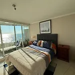 Bello departamento en Primer Línea con vista al mar, ubicado en Concón.
